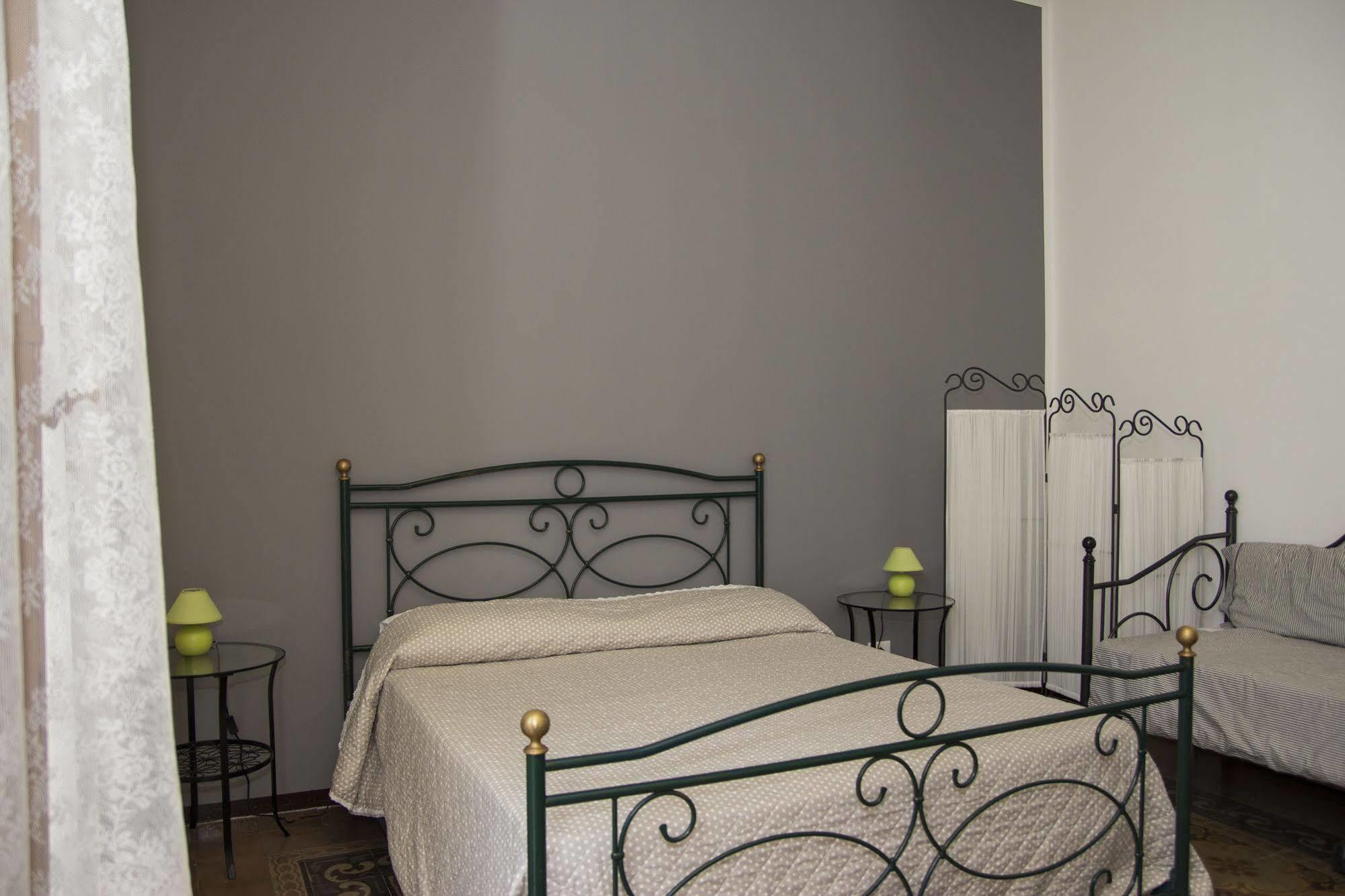 Bed and Breakfast Residenza Di Maggio Palermo Exterior foto